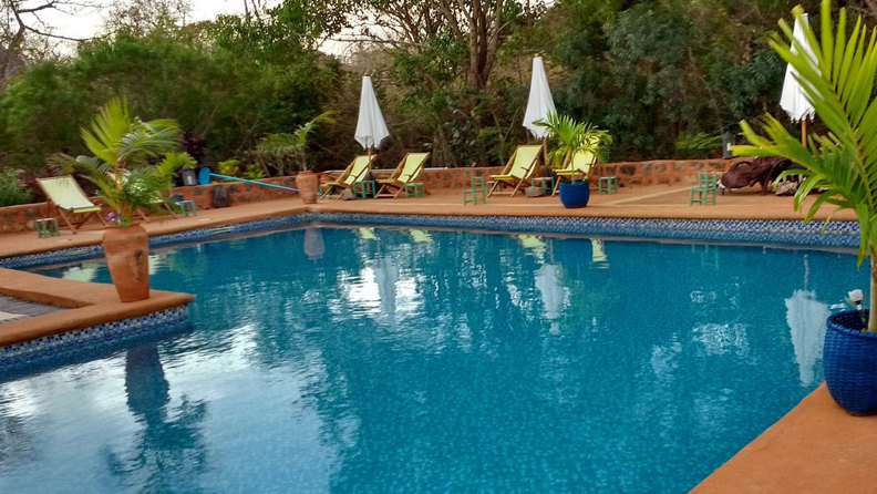 Ankarana Lodge Pool 01