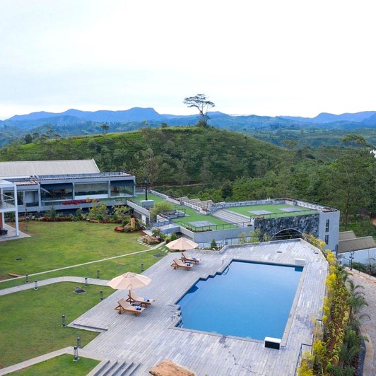 The Argyle Resort Pool 01