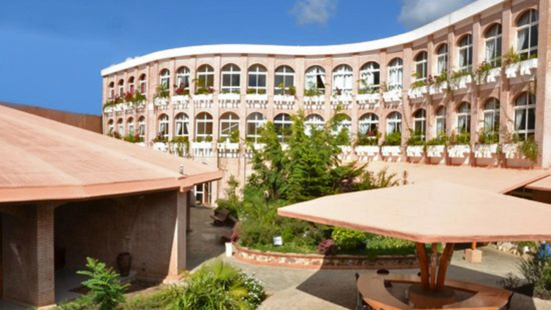 hotel zomatel_facade_01