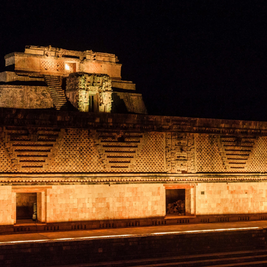 mexico - Uxmal_lysshow_02