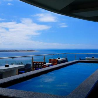 Hotel Hblue Malecón Pool Og Udsigt
