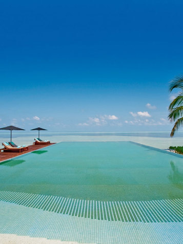 lux_pool_01
