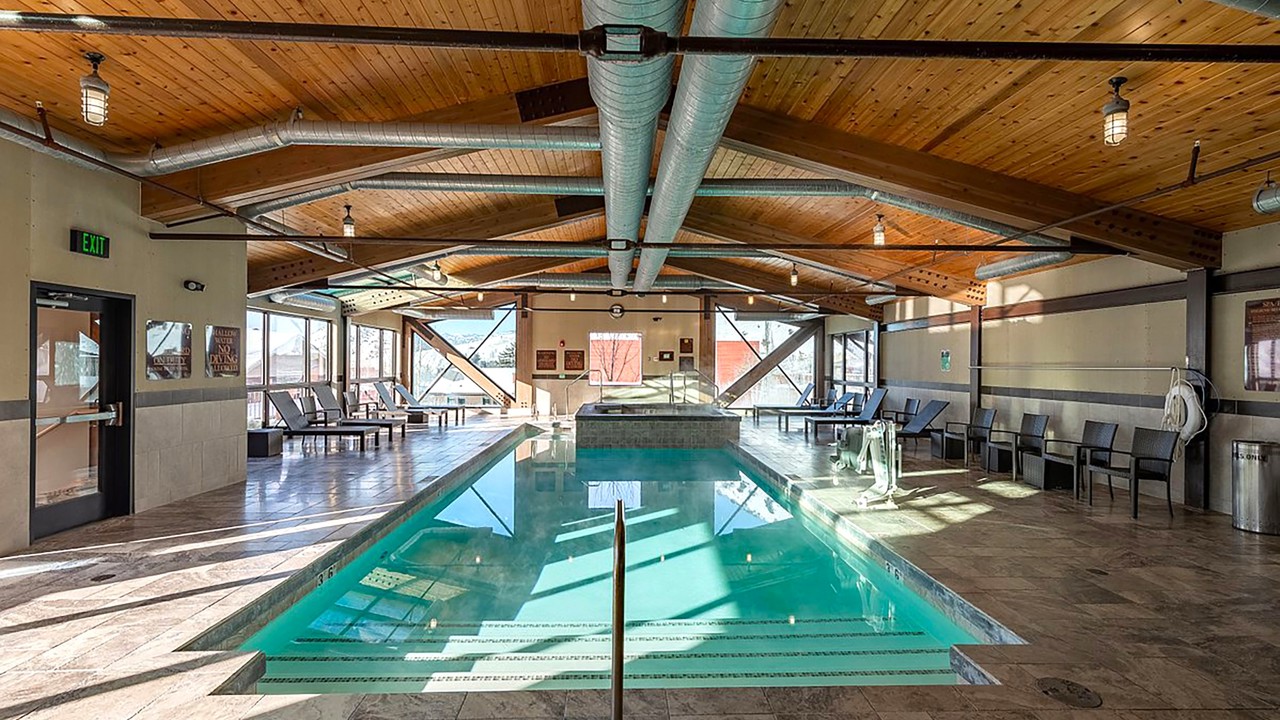 49Er Inn Suites Pool 01