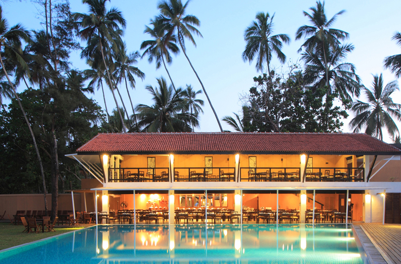 sri lanka - avani bentota resort spa_restaurant_04