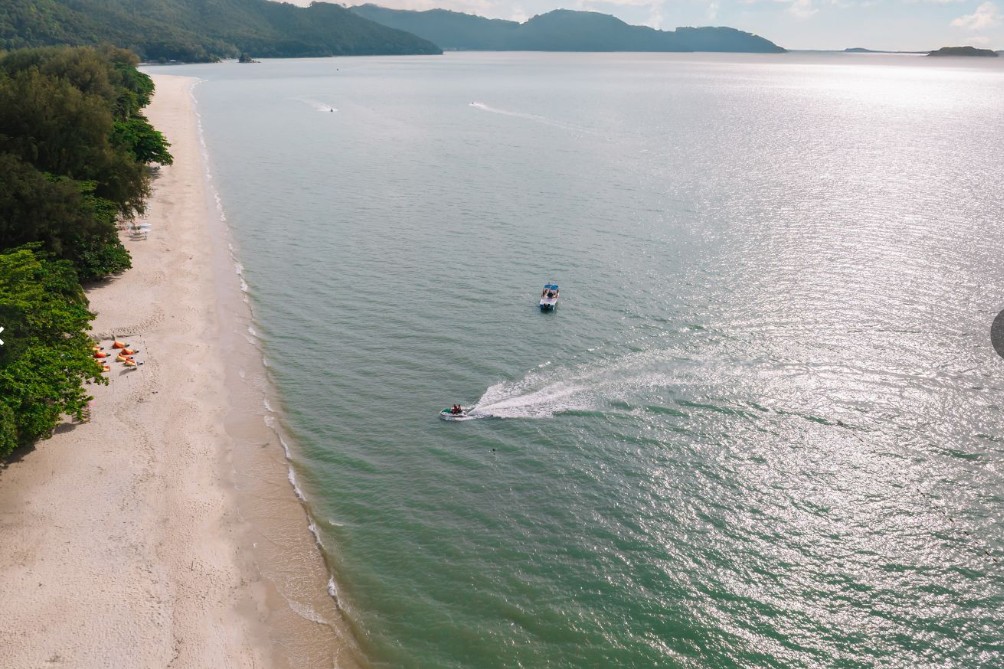 Malaysia Penang Batu Ferringhi Beach Lone Pine
