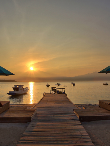 bali - gili-øerne - hotel villa ombak_strand_01
