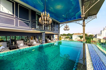 Aira Boutique Hotel Pool 01