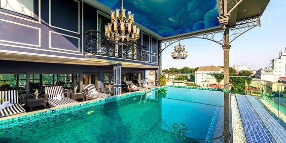Aira Boutique Hotel Pool 01