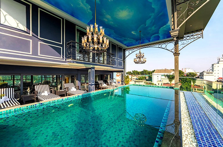 Aira Boutique Hotel Pool 01