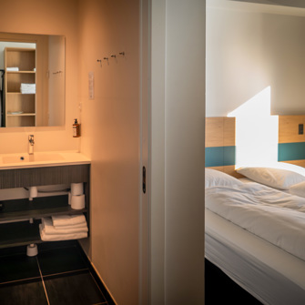 Hotel Aurora Bath Ond Bead Room