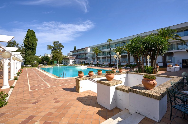 Hotel Jerez Spa Pool 01
