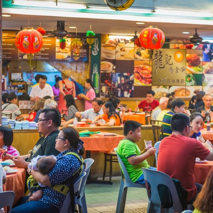 Her er der meget spændende mad, som vi skal smage på...