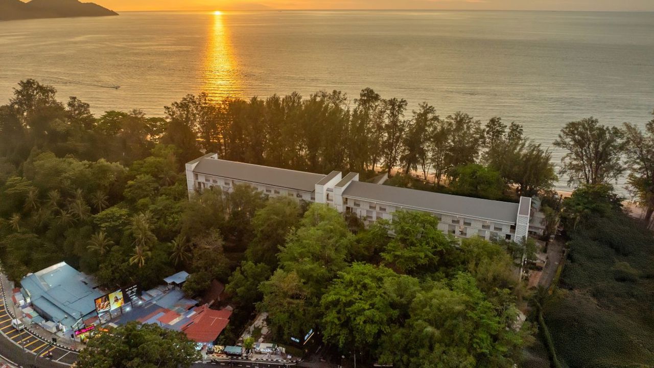 Lone Pine Resort Exterior