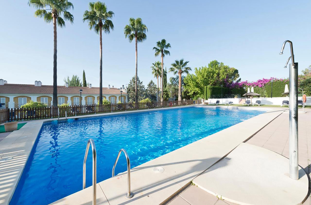 Andalusien Cordoba Hotel Exe Las Adelfas Pool 01