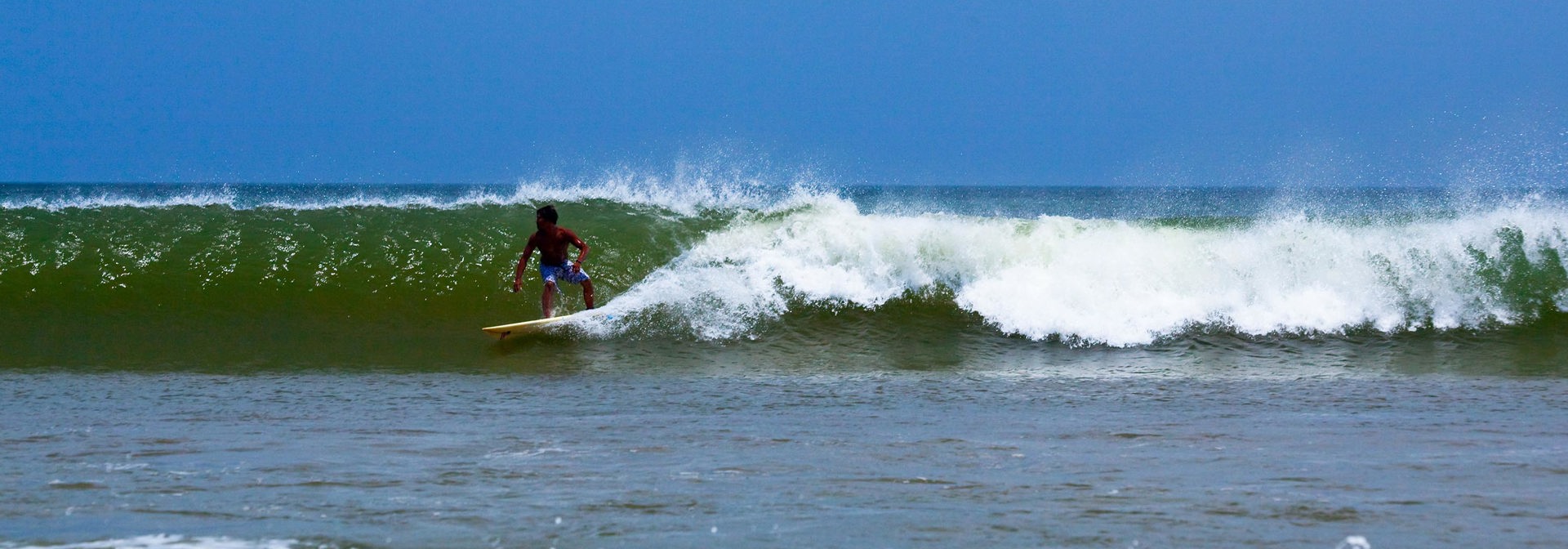 bali - kuta_surfer_01