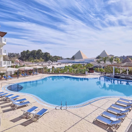 Undervejs kan I også slappe af på hotellet i Cairo...