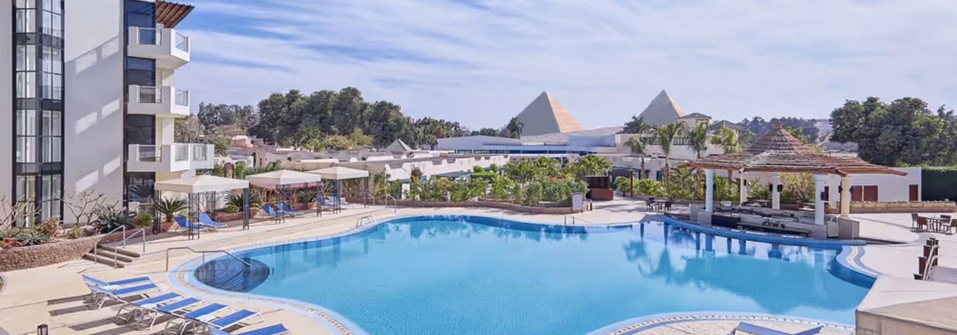 Steigenberger Pyramids Cairo Pool 01