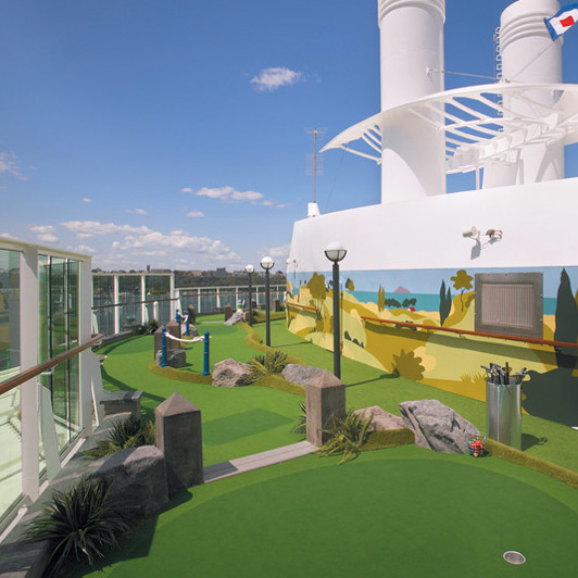 royal caribbean_jewel of the seas_mini golf_02