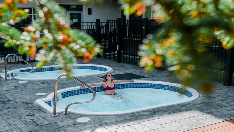 Mount Robson Inn Jacuzzi