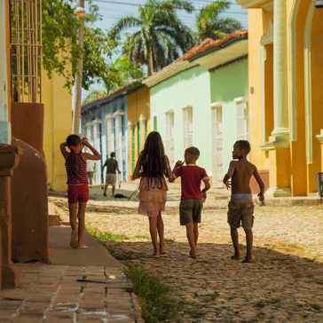 cuba - trinidad_gadebillede_boern_01