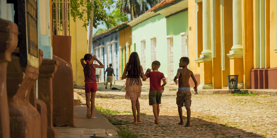 cuba - trinidad_gadebillede_boern_01