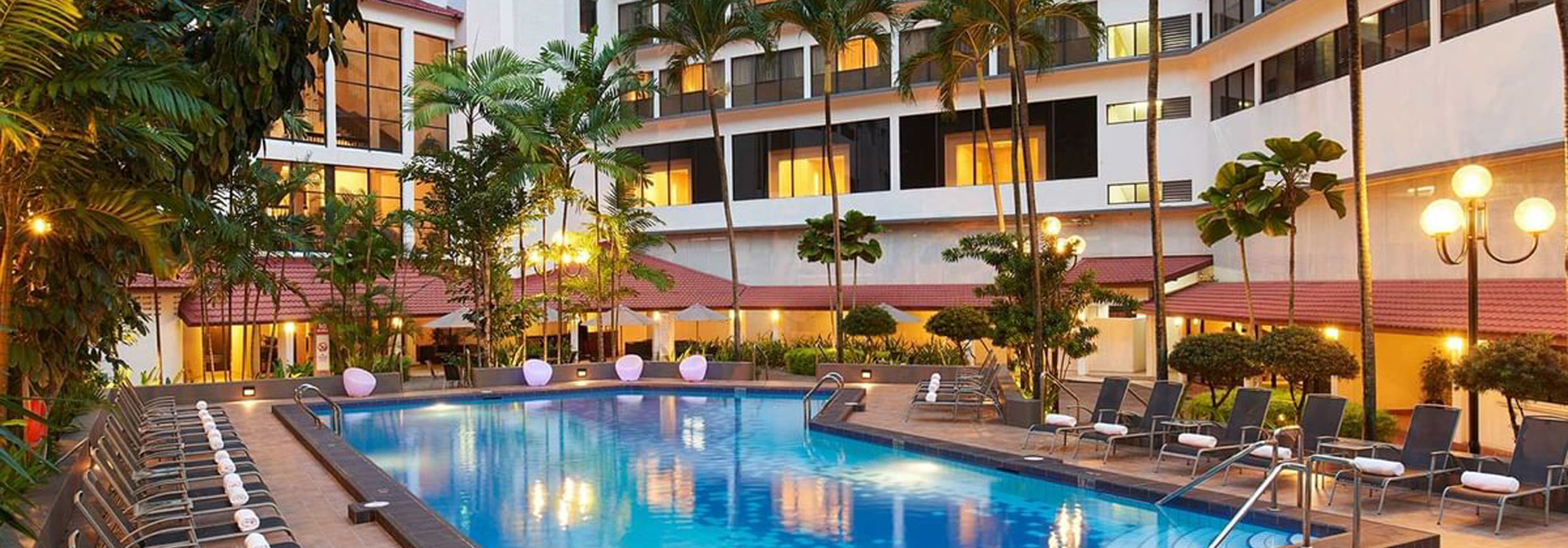 York Hotel Pool 01