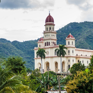 El Cobre-basilikaen ser vi på vej til Trinidad