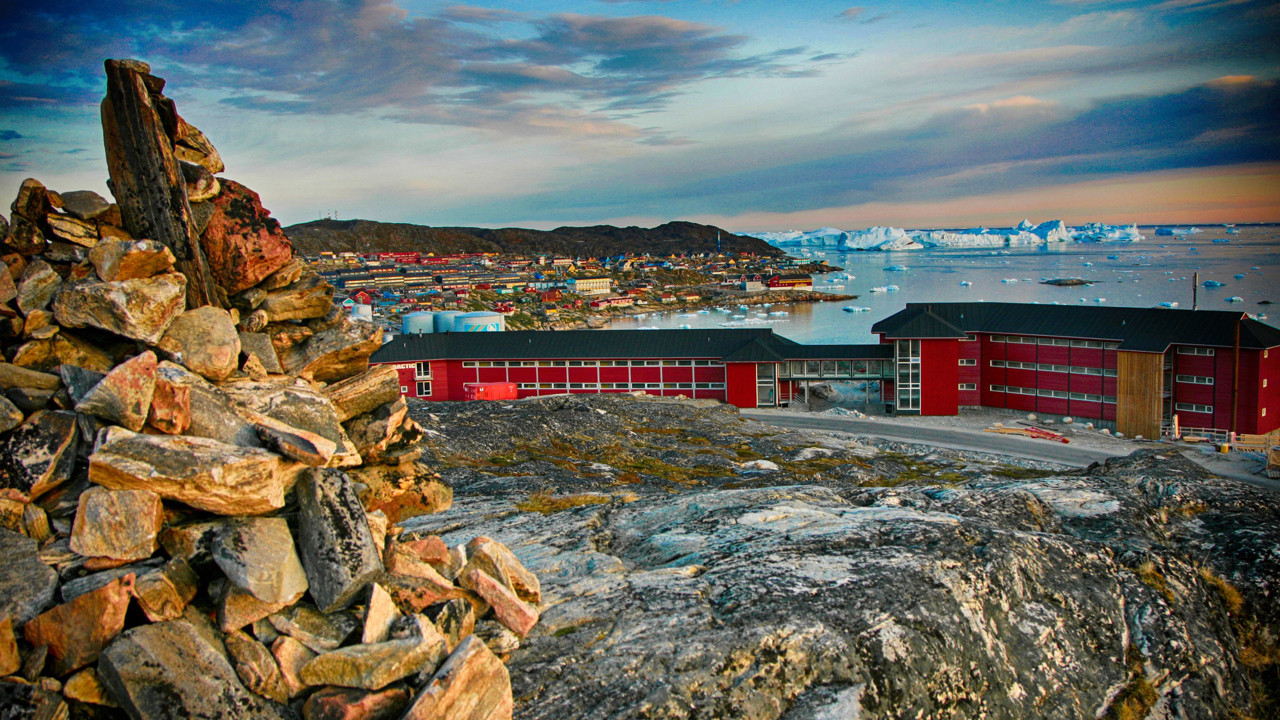 Hotel_Arctic_from_above_01