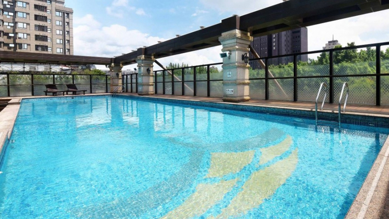 Fullon Hotel Taipei Central Pool 01