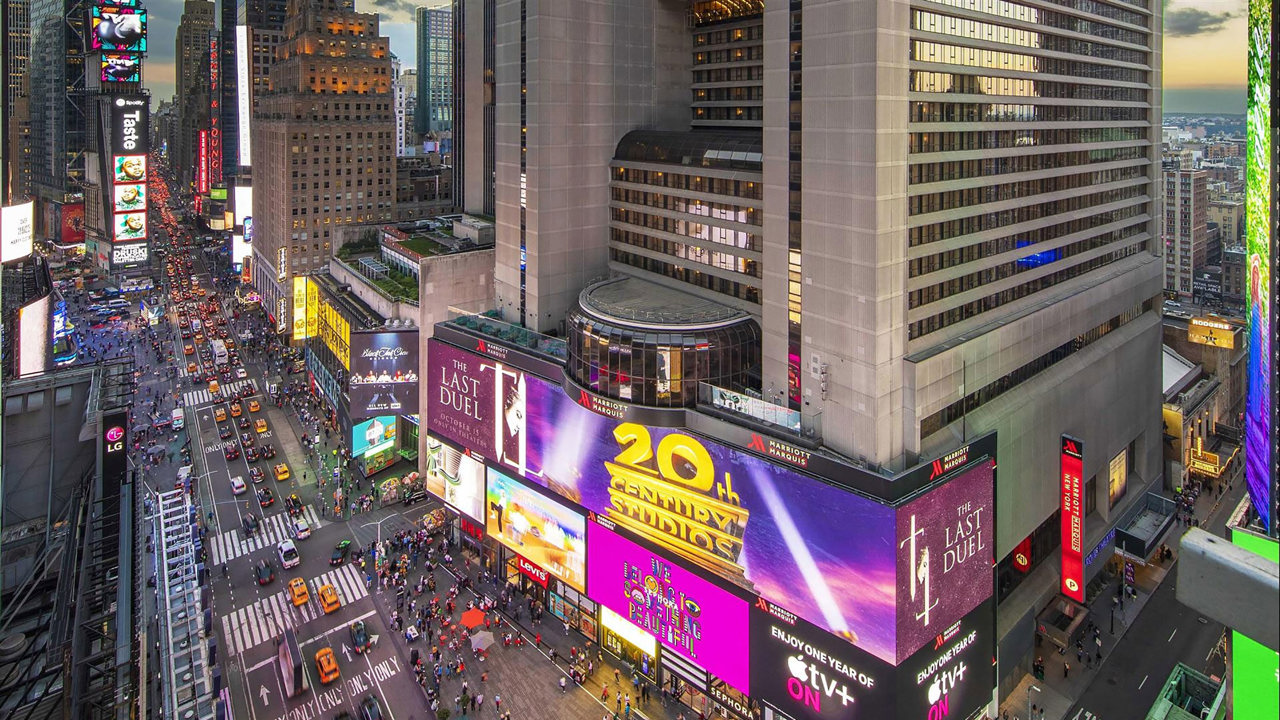 usa - nyc_marriott_marquis_ext_night_01