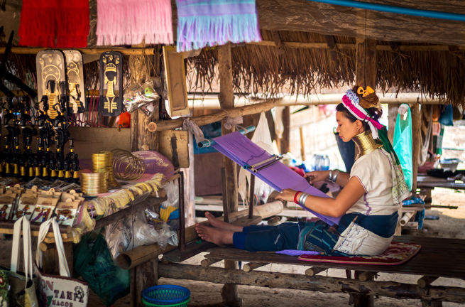 thailand - chiang mai_befolkning_kvinde_brodere_01