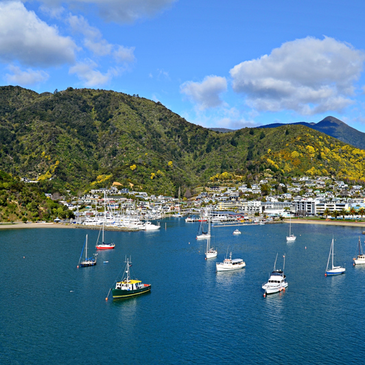 Vi sejler over Marlborough Sound til Sydøen
