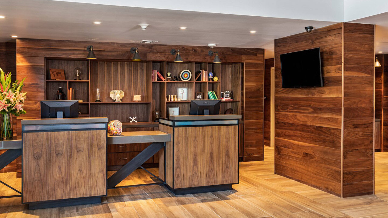 usa - Four points by sheration los angeles westside_front_desk_01