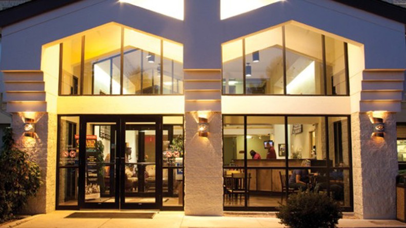 usa - red feather lodge_indgang